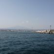 Invaart haven van Catania, Op de achtergrond vaag de Etna