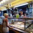 Het frietkotje op de kade in Pantelleria