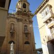 Beeld van St Publius, bekeerd Romeins gouverneur van Malta, bij de naar hem genoemde kerk