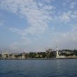 Invaart Bosporus. Links de Blauwe Moskee, rechts de Hagia Sofia naast de vuurtoren