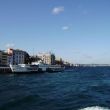 Het woelige water bij de aanlegplaats naast de Galata Brug