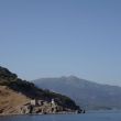 Skamniá, de noordelijke kaap van Lesbos. Daarachter de Lebetimnos, hoogte 968 meter