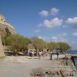 Aankomstkade op Spinalonga, rechts een puntje van het schiereiland Kolokitha