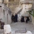 Jeruzalem, Via Dolorosa. Een groepje Koptische priesters bij de 9e statie