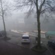 Een grijze novembermorgen in Gorcum vanuit ons raam. Mist op de Havendijk