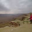 Op de rand van de gigantische Maktesh Ramon krater in de Negev