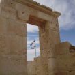 Akropolis Avdat. De poort tot het grote platform boven de woestijn