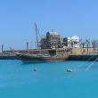 Ooit mooi geweest, verwaarloosd schip in Marina Hurghada