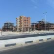 Noord-Hurghada. Onafzienbare rijen nooit afgebouwde toeristencomplexen