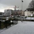 Winterlandschap op de sluis na een kletsende korrelhagelbui