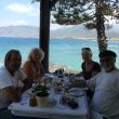 Met Chris en Pauline in een taverna in Moglos