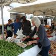 Op de markt in Marina di Ragusa. Let op die drie mannen