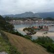 Uitzicht vanaf de Mirador over Ribadesella (bij vloed) Rechts de jachthaven en de brug