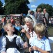 Hippiefestival 2016. Ans met haar kleinkinderen Liam en Caelan.