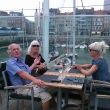Met Herman en Marian U. lunchen op het terras van de RNSYC.