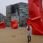 Zeeheldenplein, Oostende. "Rock changes" van Arne Quinze.