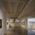 Interieur van het Museum van de Zee, Oostende. Boven-achterin staat Anna.