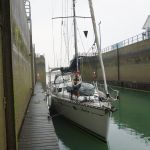 Eastbourne. In de sluis van Sovereign Harbour, met drijvende pontons die mee bewegen.