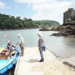 Dartmouth Castle (rechts). Dit bootje brengt ons terug naar de stad.