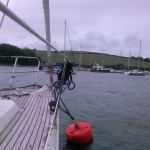 Dubbel gezekerd aan een mooring in de Salcombe River.