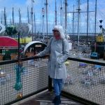 Het festivalterrein 'De Betonning' naast de jachthaven op West, aan de Waddenzee.