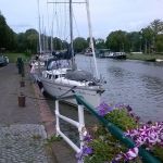 Afgemeerd bij de Woudbrug in Dokkum.