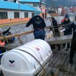 Vertrek uit Ushuaia. De loopplank gaat aan boord.