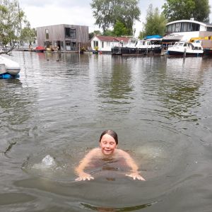 20 juni 2021. Thijs zwemt in Zijkanaal K.