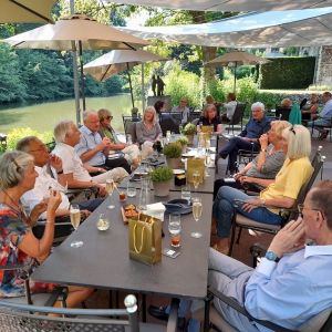 4 juni 2022. Reünie van Medi 1 op het terras van Hotel Kasteel ter Worm in Heerlen.