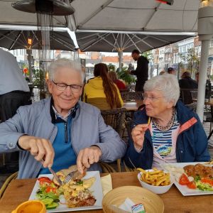 19 juni 2022. Lunch met Klaas & Grietsje op het Havenplein in Zierikzee.