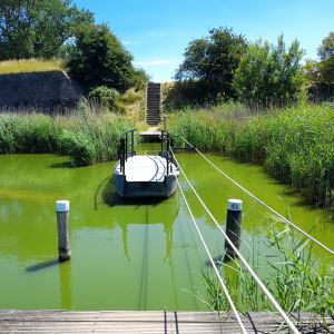 Stadswallen Veere. Pontje (zelfbediening).