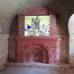 Oostende, Fort Napoleon. Muurschildering "Der Barbar' uit de Duitse tijd (WO 1).