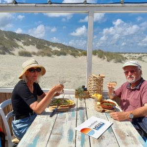 20 juli 2023. Lunchen bij de Zandzeebar in Formerum aan Zee.