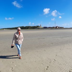 9 augustus 2023. Wandelen op de Noordsvaarder. West-Terschelling op de achtergrond.