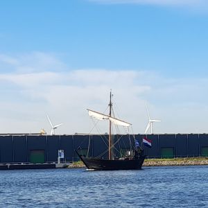 16 augustus 2023. We ontmoeten de Kamper Kogge in het Noordzeekanaal.