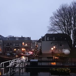 Als de vorige, nu met de lichtjes aan.