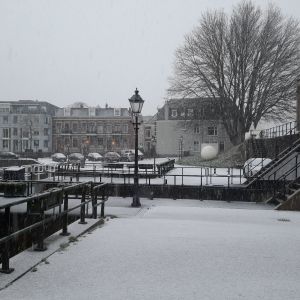 15 januari 2024. Voor het eerst deze winter blijft er in de ochtend sneeuw liggen.