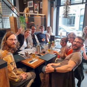 De Zijlstra's. Vlnr. Bas, Floor Jason, Thijs, Flo, Rommert, Nora, Lois en Lisa.