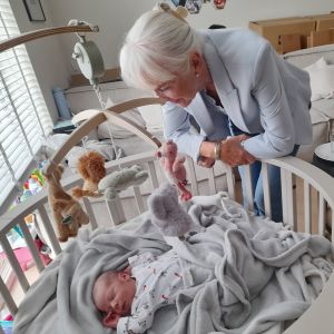 Gorcum, 17 september 2026. Anna en haar derde achterkleinkind Savio.