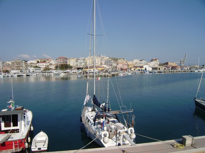 Dulce vanmorgen in de haven van Crotone