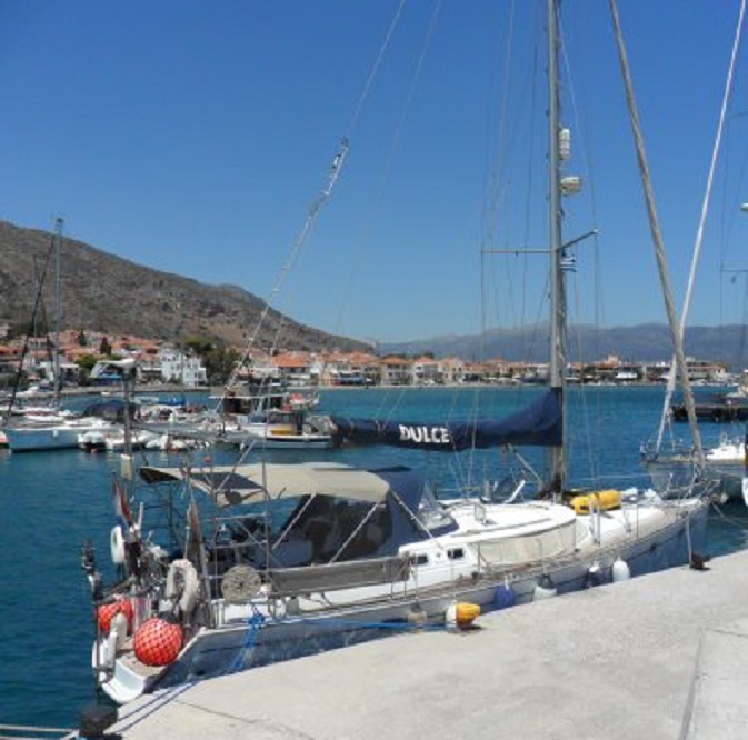 Dulce in de haven van Monemvasía