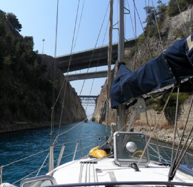 Voor de tweede keer door het Kanaal van Korinthe, nu van oost naar west