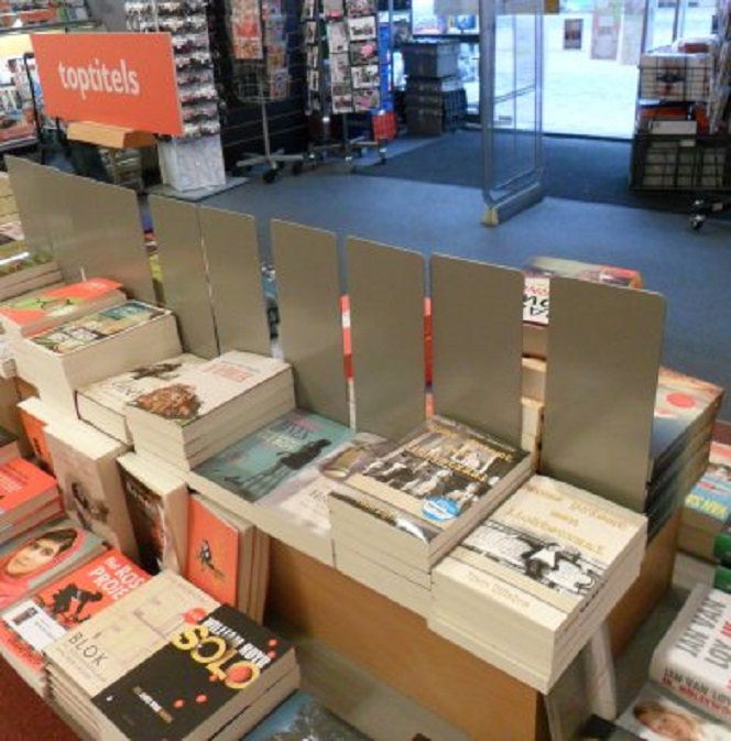 Mijn beide boeken in Blz. Boekhandel 'De Wingerd'