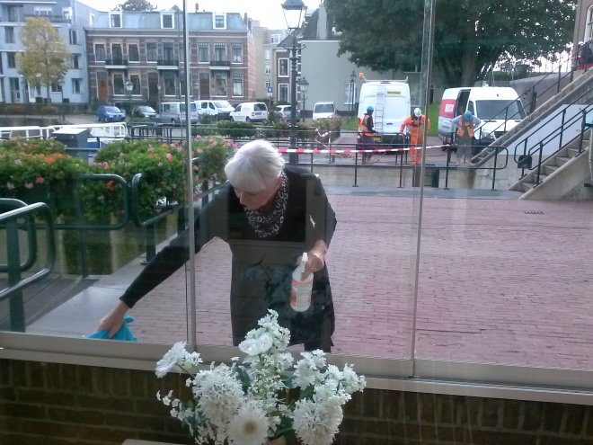 Gloeiende as regeert spuiten
