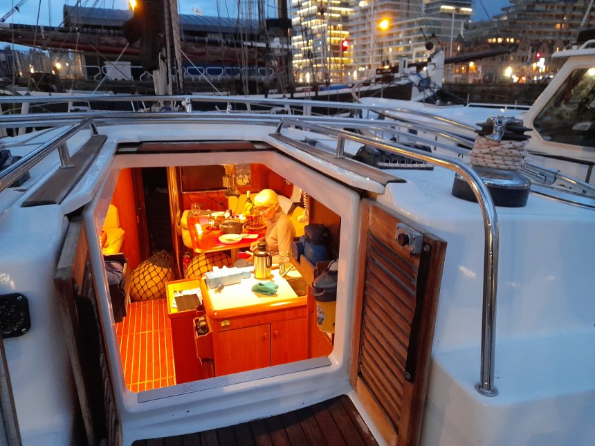 Oostende, Een blik in de kajuit gisteravond.