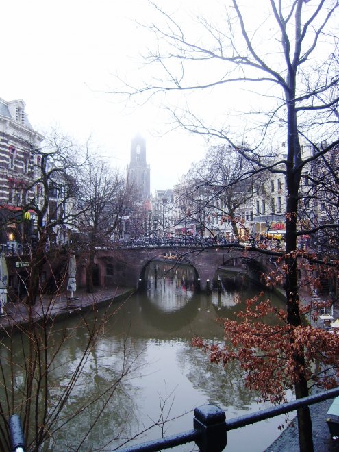 Utrecht druipt vanmiddag van de regen en de melancholie